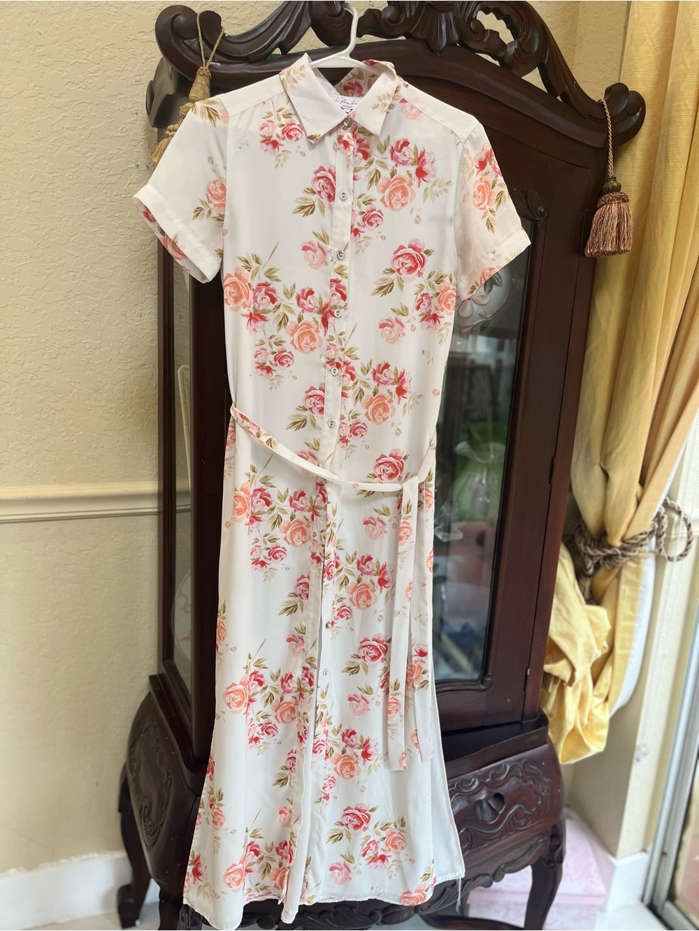 Floral Button-Front Midi Dress in White and Pink